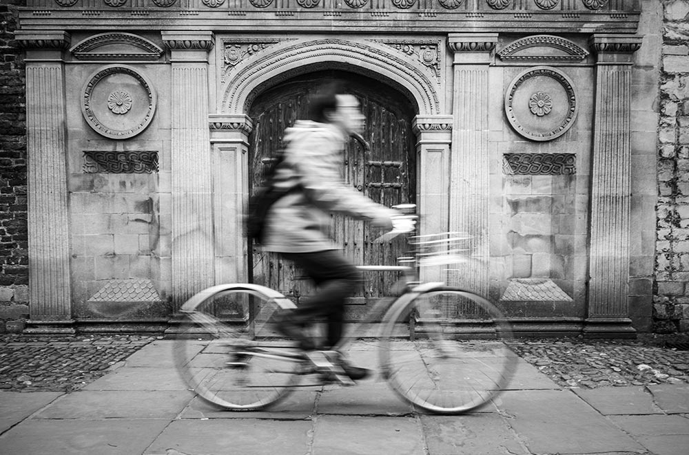 Cambridge street photography shot on the Leica M10 Monchrom